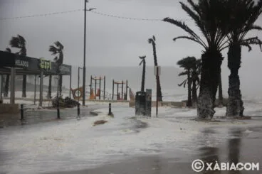 Destrozos del temporal de lluvia, viento y mar en Xàbia (31)