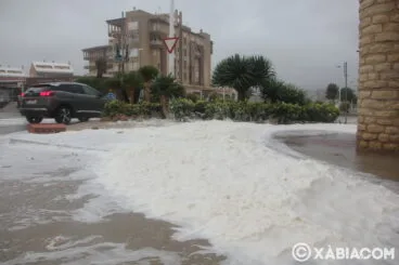 Destrozos del temporal de lluvia, viento y mar en Xàbia (32)