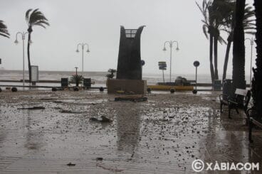 Destrozos del temporal de lluvia, viento y mar en Xàbia (49)