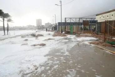 Destrozos en los comercios de la Playa del Arenal