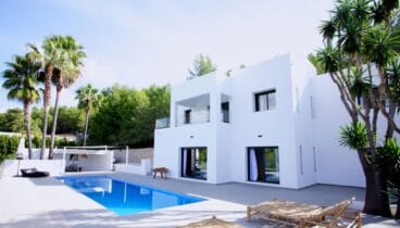 Villa de diseño moderno y estilo ibicenco – Fine & Country Costa Blanca Norte