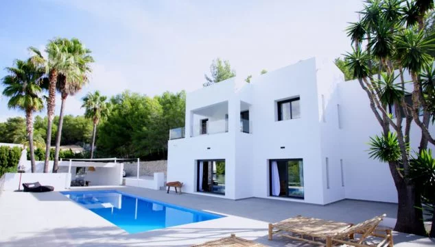 Imagen: Villa de diseño moderno y estilo ibicenco - Fine & Country Costa Blanca Norte