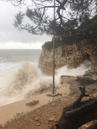 Fuerte temporal en la Cala del Moraig