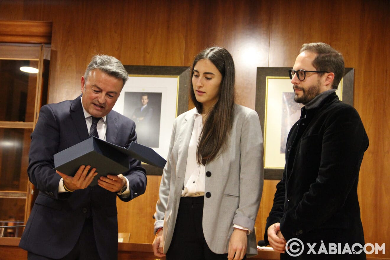 Homenaje a María Cardona por Campeona de España en balonmano
