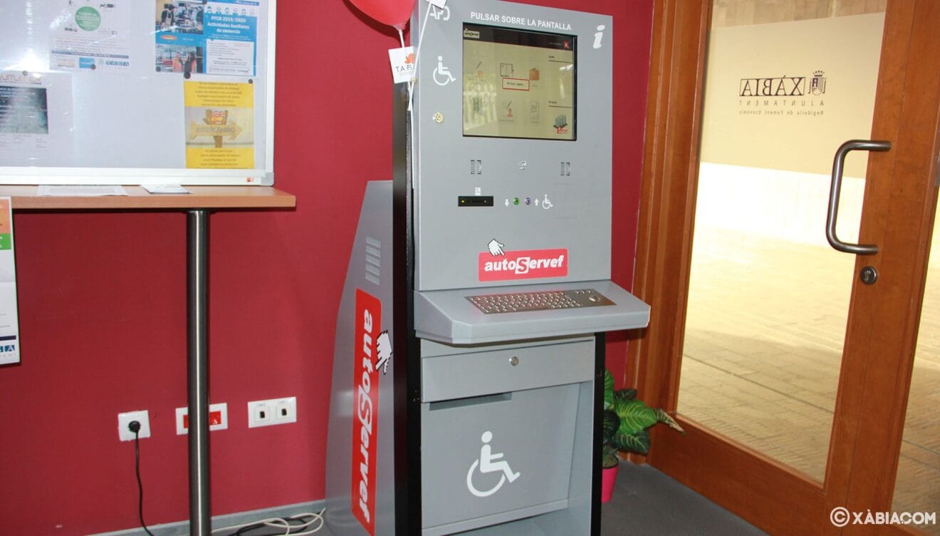 Máquina de autogestión del SERVEF (ahora LABORA) en Creama Xàbia