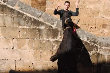 Momento de toreo en una actuación taurina de las fiestas de Sant Sebastià de Xàbia