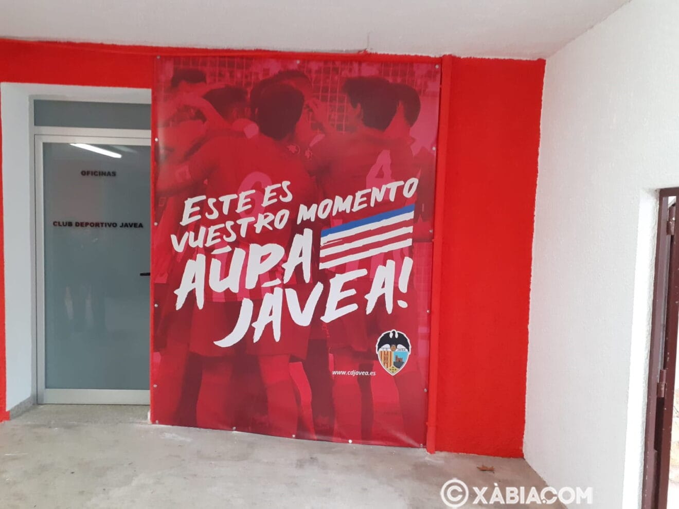Panel instalado en el túnel de vestuario