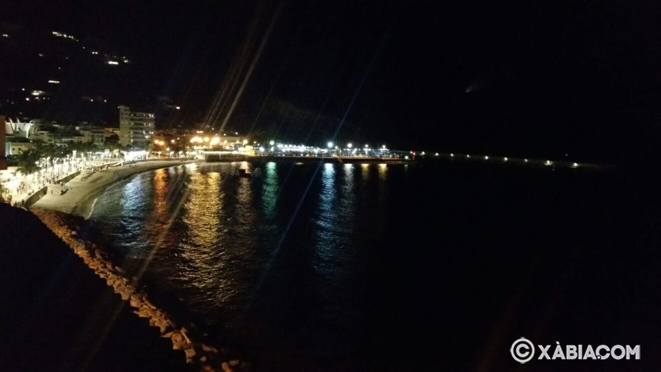 Playa de la Grava de Xàbia de noche