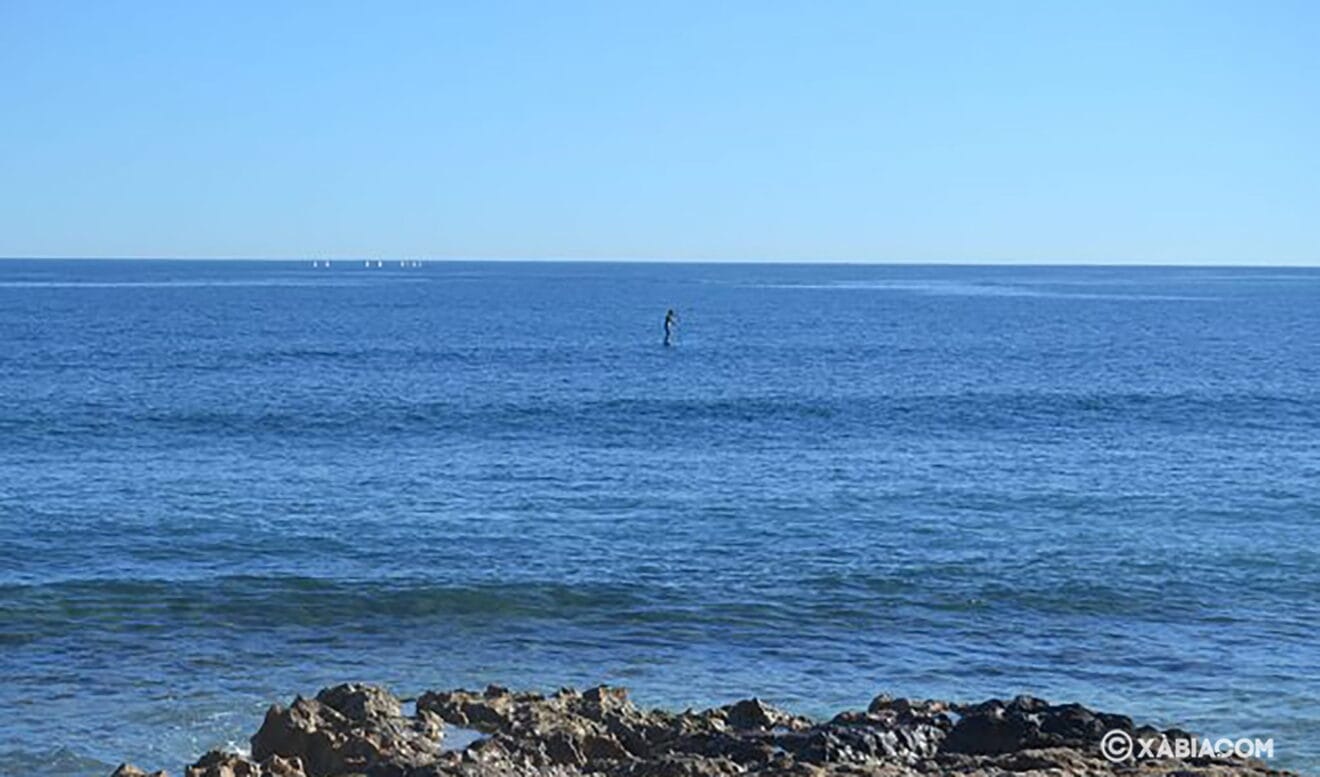 Practica de deporte acuátivo en el Primer Montañar de Xàbia - copia