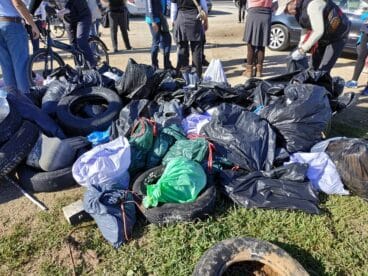 Residuos sacados por el temporal en el litoral de Xàbia