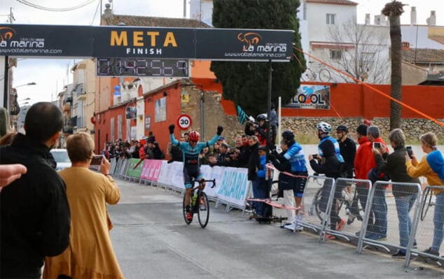 Imagen: Saoro Moll entrando en la meta de Xalò
