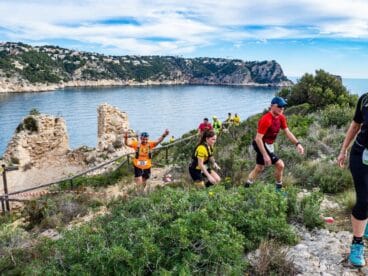 Atletas en el recorrido de la Granadella Trail