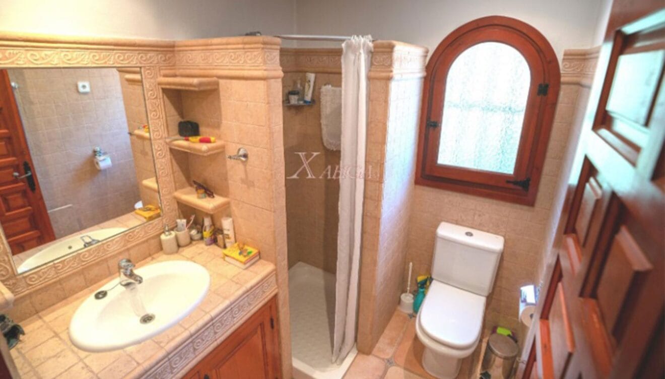Baño en un chalet en venta en Jávea - Xabiga Inmobiliaria