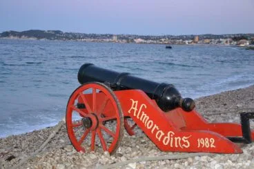 Cañón de la Filà Almoradins en el acto del desembarco moro