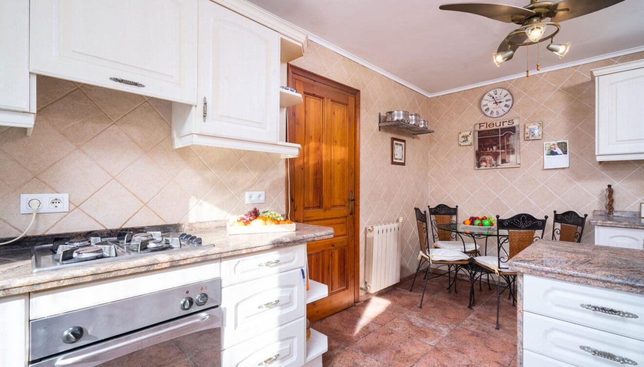 Cocina en un chalet de alquiler para vacaciones al lado de Jávea - Aguila Rent a Villa