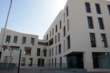 Edificio del Portal del Clot, en la calle Cronista Mosén Febrer, 19