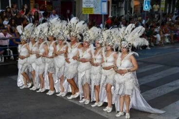 Escuadra de mujeres de la Filà Baharis