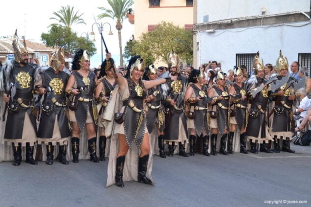 Imagen: Escuadra mixta de la Filà Ballesters de Xàbia