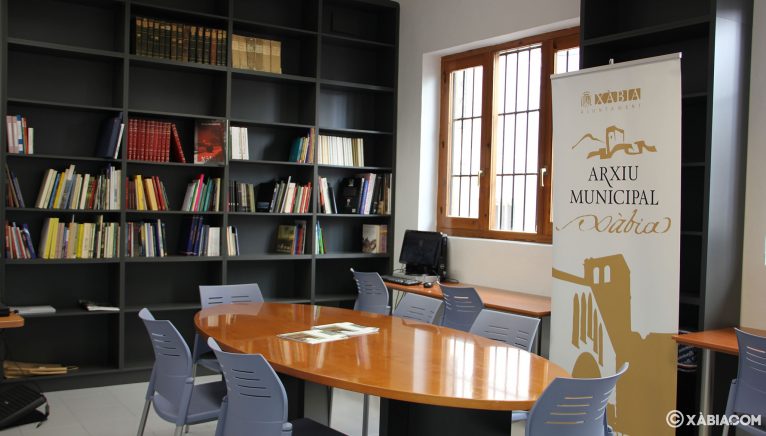 Espacio de consulta en el Archivo Municipal de Xàbia