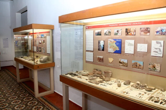 Imagen: Exposición de hallazgos de la época del Neolítico y Paleolítico