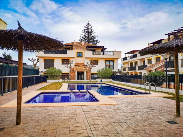 Imagen: Fachada de un apartamento en venta en Jávea - L&T Properties