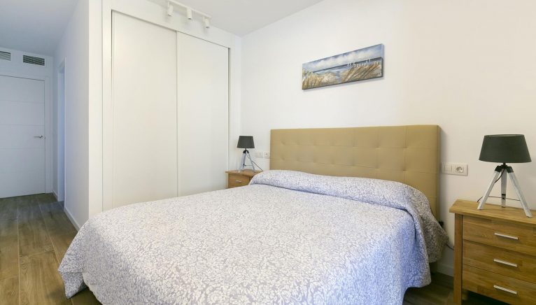 Una de las habitaciones de un apartamento que se alquila para vacaciones en Jávea - Quality Rent a Villa