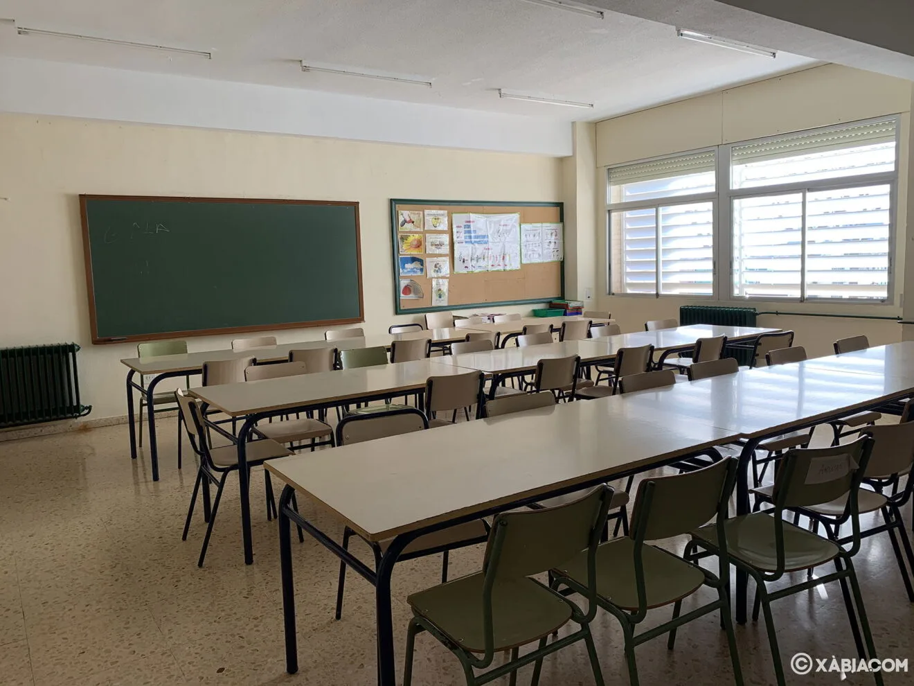 Interior de un aula en el CEIP Trenc d'Alba de Xàbia