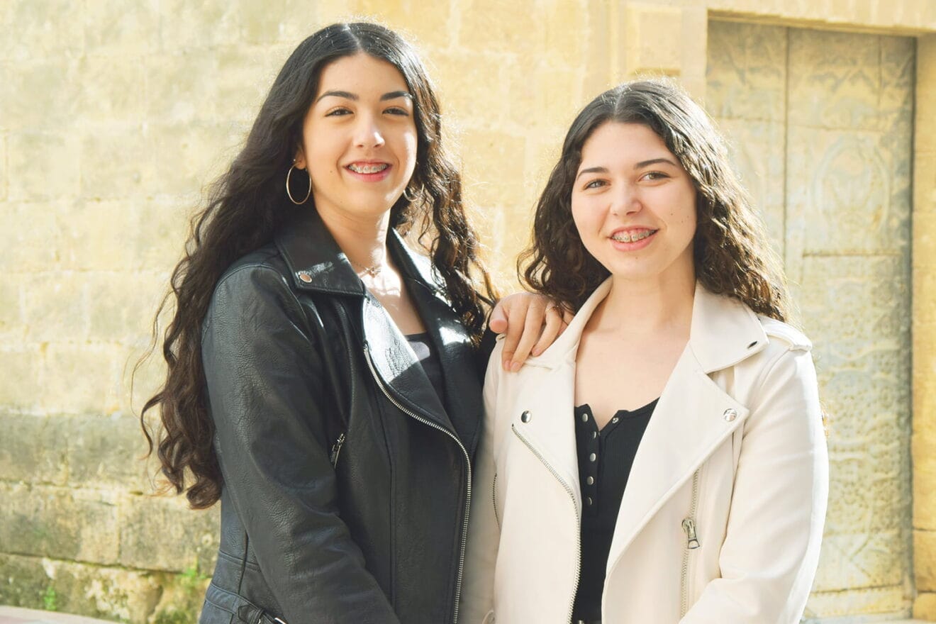 Lucía Llidó Vallés y Carla Llidó Bertolín Abanderadas MMCC Xàbia 2020