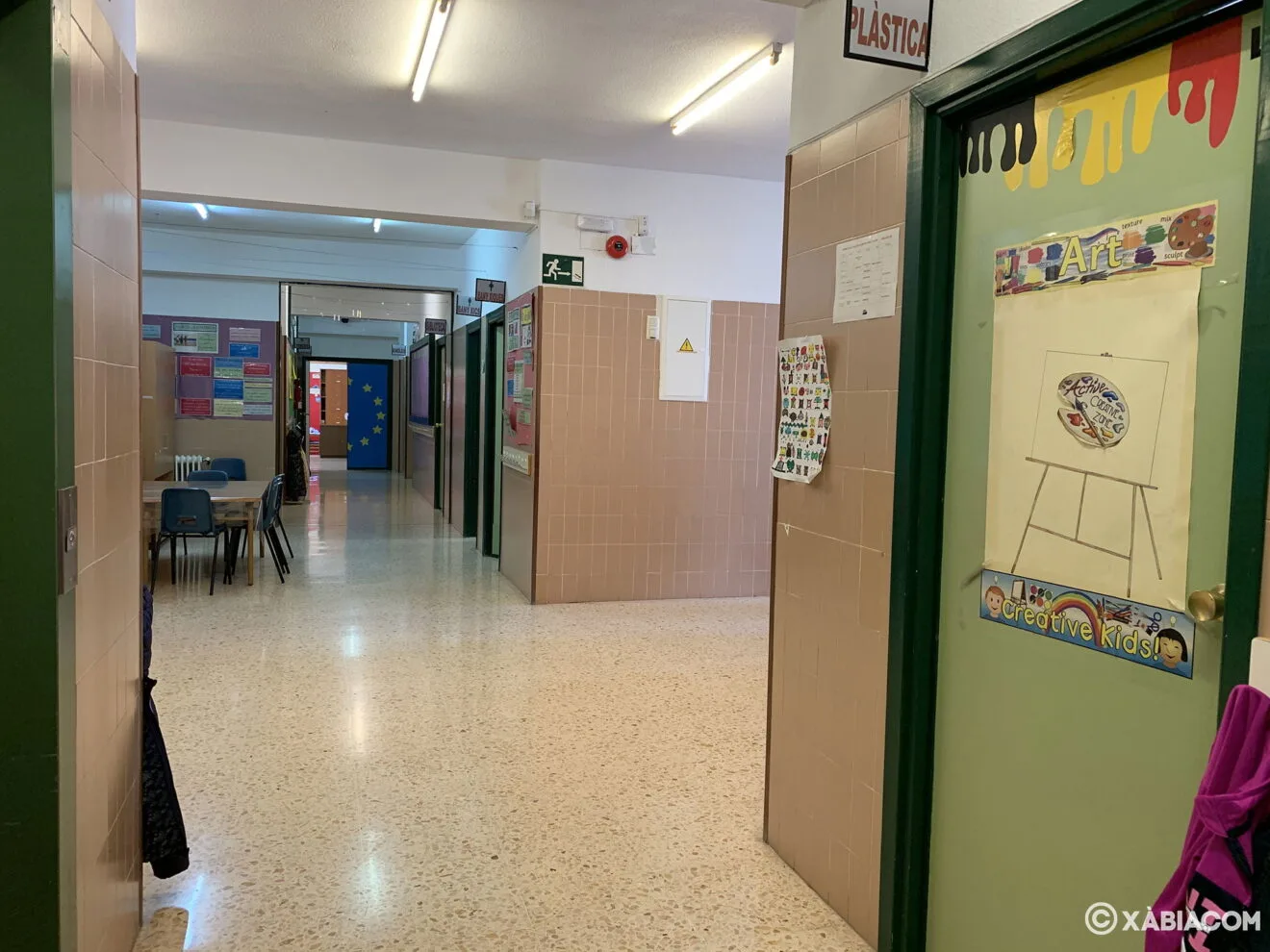 Pasillo interior del Colegio Trenc D'Alba de Jávea