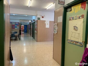 Pasillo interior del Colegio Trenc D’Alba de Jávea
