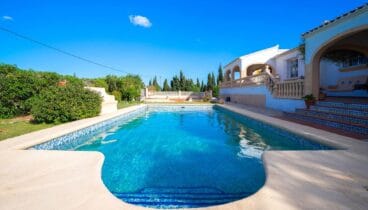 Piscina privada en una casa de vacaciones a 5 kilómetros de Jávea – Aguila Rent a Villa
