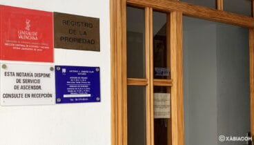 placas-en-el-portal-del-registro-numero-2-de-javea