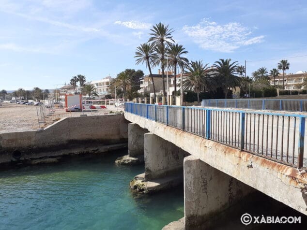 Imagen: Puente de Triana cerrado