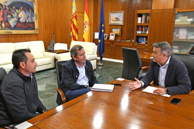 Imagen: Reunión del alcalde con empresarios del Arenal