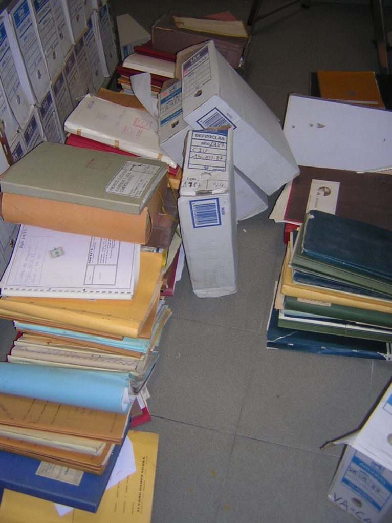 Estado de conservación de los documentos del Archivo Municipal de Jávea en 2004