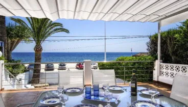 Terraza de un chalet de vacaciones en Jávea – Quality Rent a Villa
