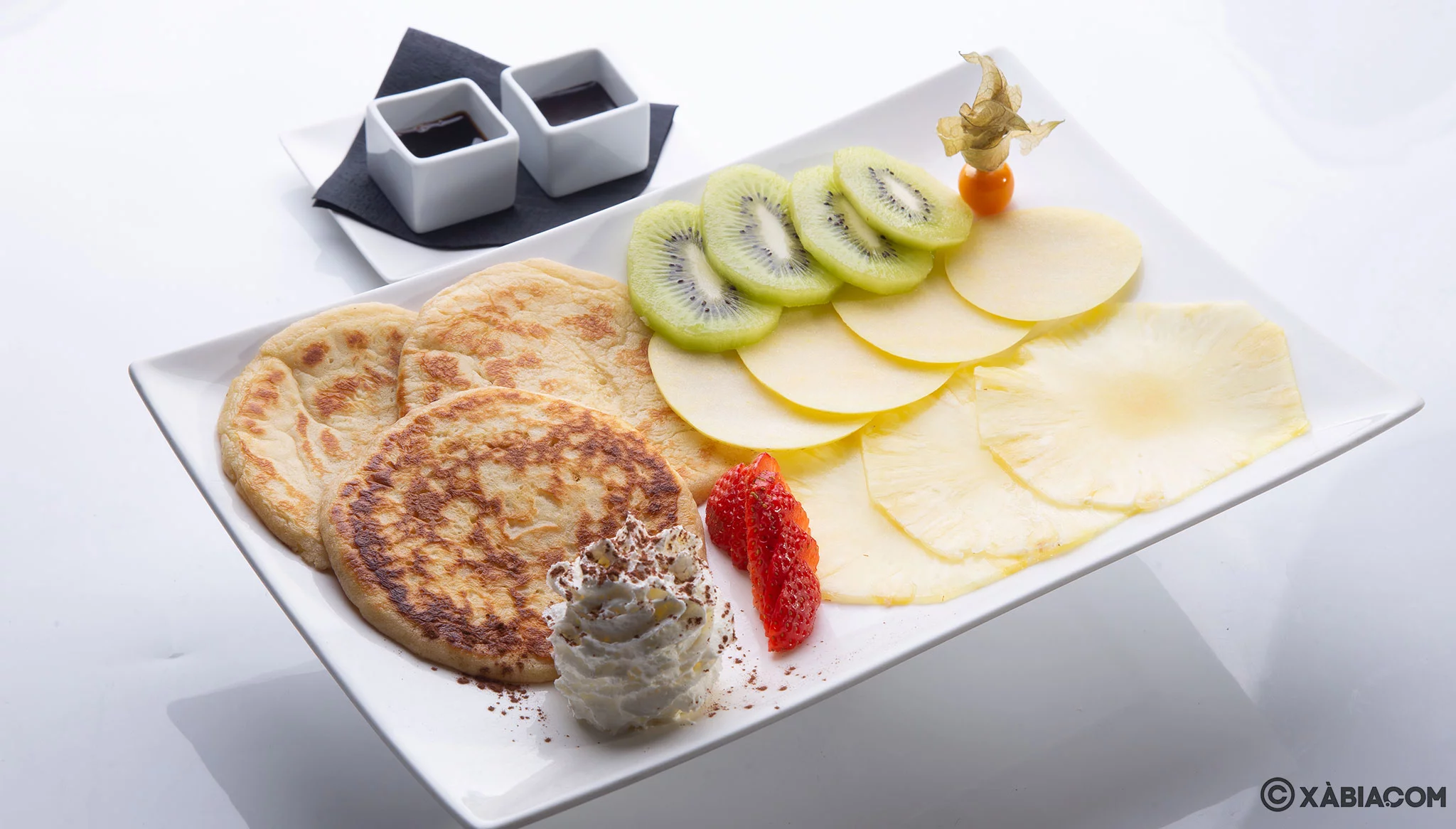 Tortitas con fruta para desayunar – Restaurante Noray