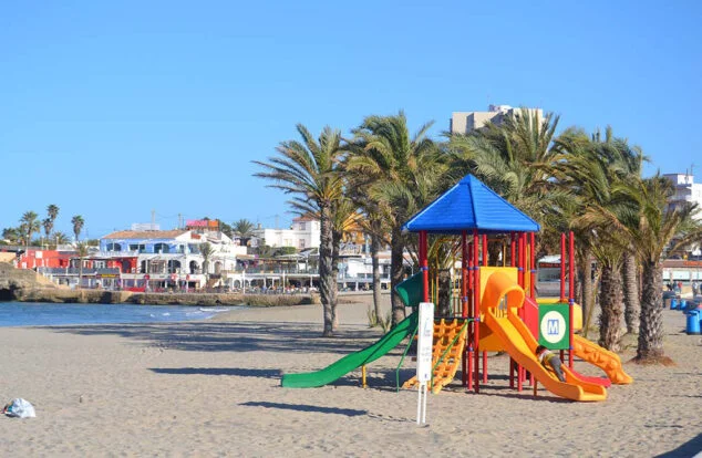Imagen: Actividades infantiles en la playa del Arenal