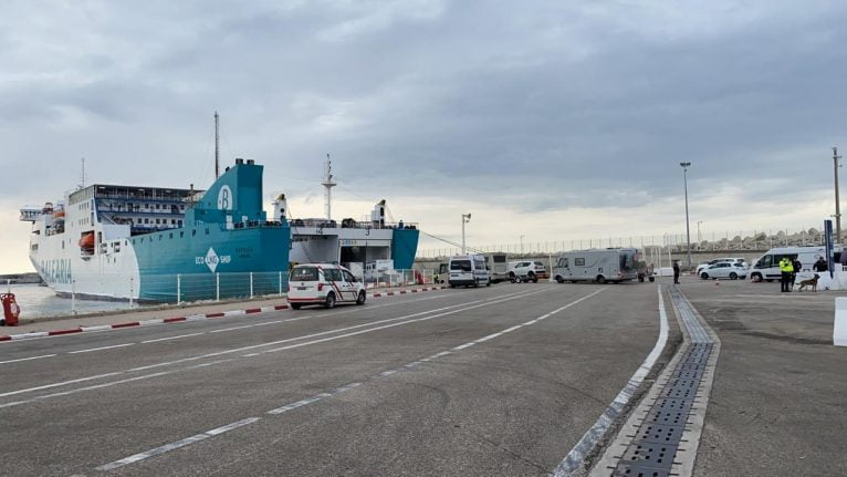 Baleària transporta caravanas de Tanger a Francia