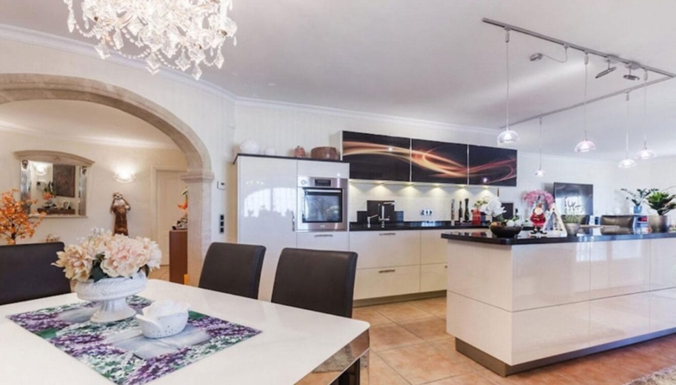 Cocina en una casa de alto standing en venta en Jávea - Terramar Costa Blanca