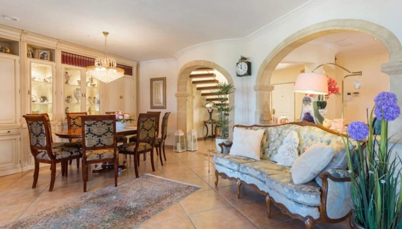 Comedor de una casa de alto standing en venta en Jávea - Terramar Costa Blanca