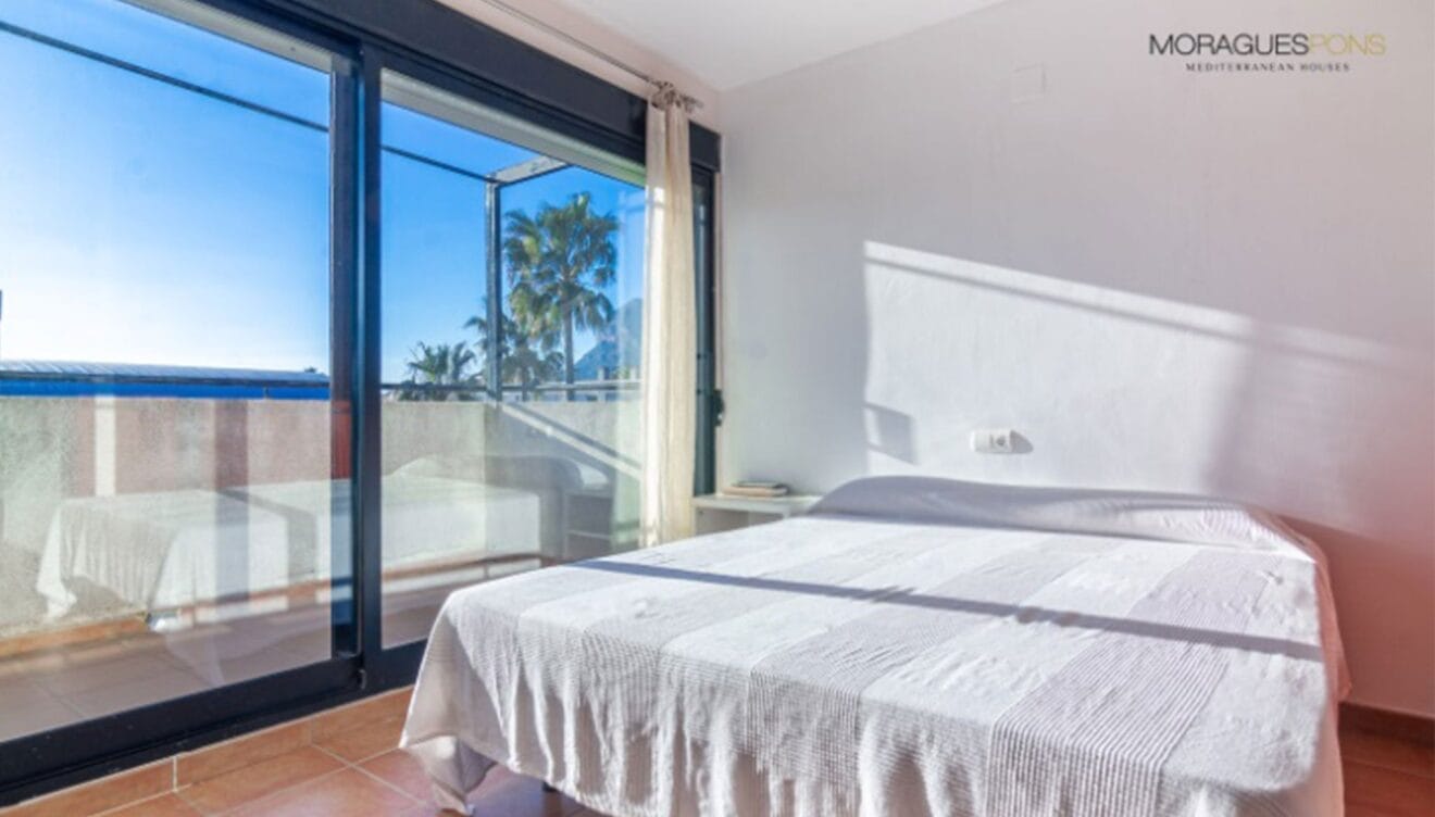 Habitación principal de un adosado en venta en Jávea - MORAGUESPONS Mediterranean Houses