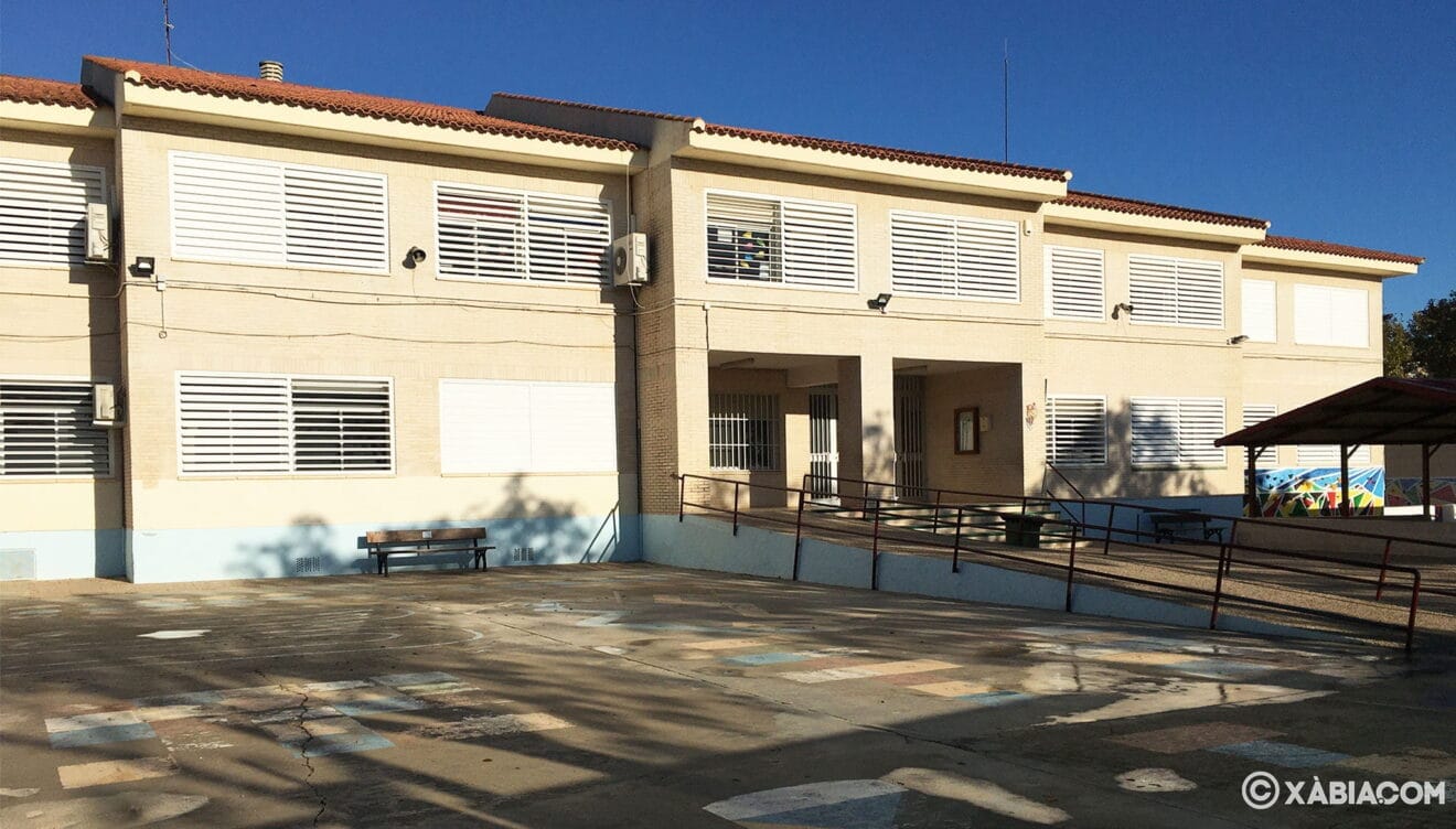 Fachada actual del Colegio Trenc d'Alba  de Xàbia