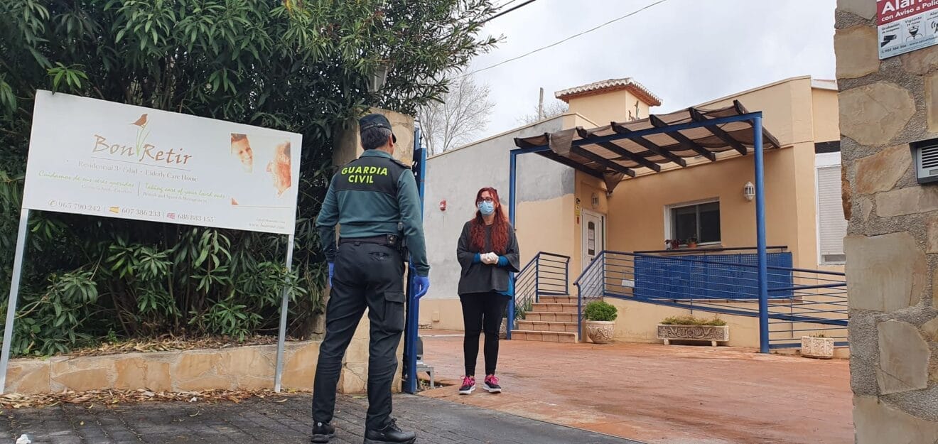 La Guardia Civil visita las residencias y centros de mayores