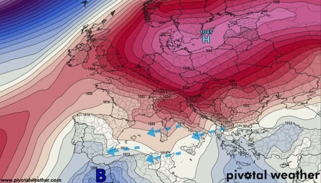 Imagen: Las flechas azules marcan la entrada de viento frío y húmedo de levante