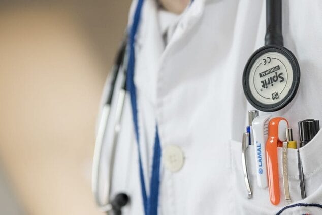 Imagen: Médico en un hospital
