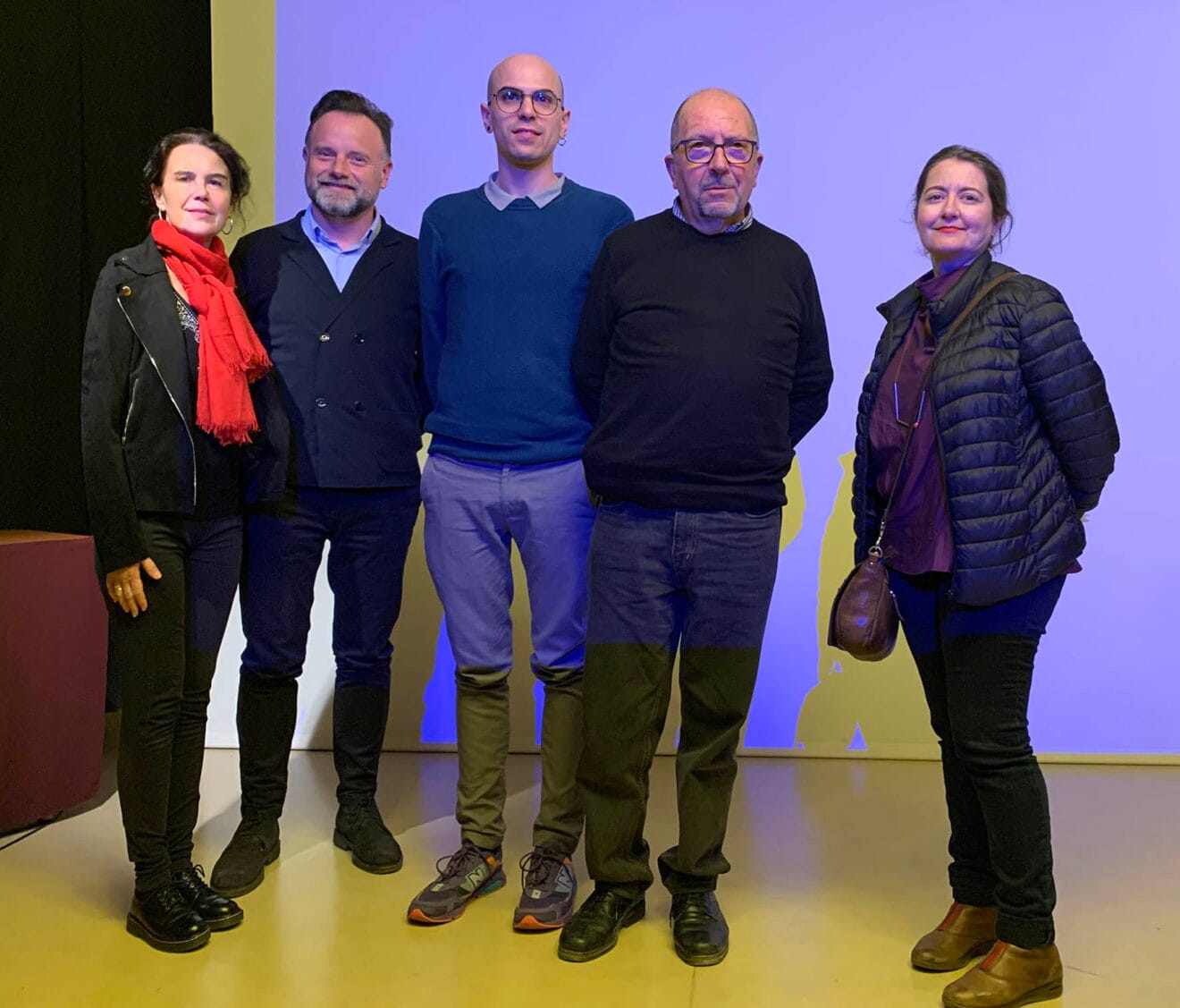 Miembros del Grup De Reüll con Daniel Soriano (centro) e Isabel Tejeda (dcha)-Press