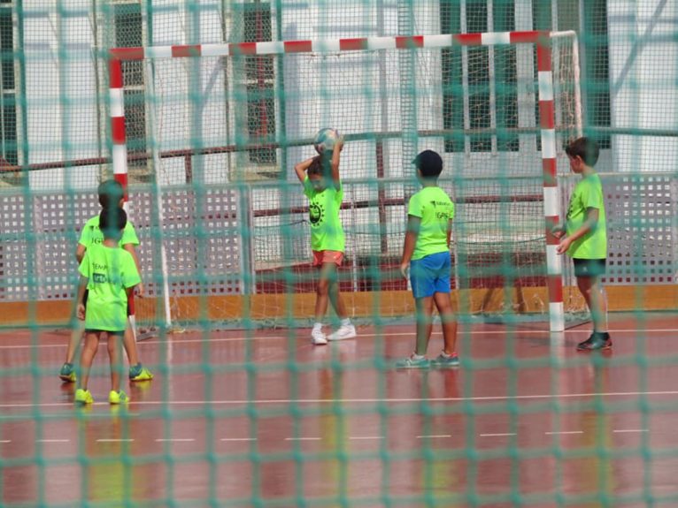 Niños en la Escuela Multideportiva Xàbia