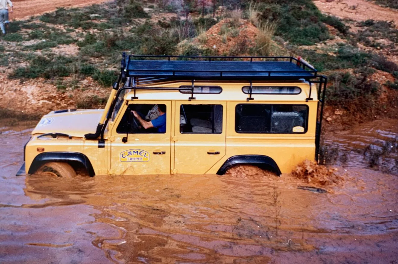 Pepe Bellés en las pruebas del Camel Trophy