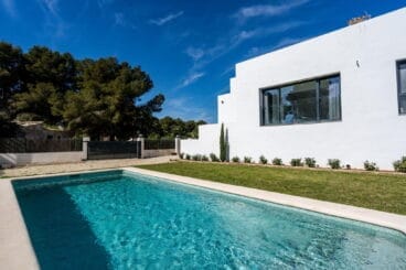 Piscina privada en una casa de alquiler para ocho personas en Jávea – Aguila Rent a Villa